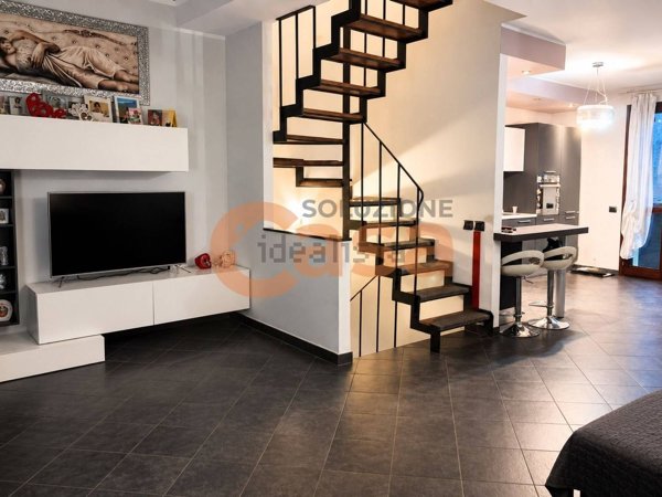 casa indipendente in vendita a Piacenza in zona Roncaglia / Fossadello