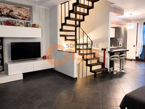 casa indipendente in vendita a Piacenza in zona Roncaglia / Fossadello
