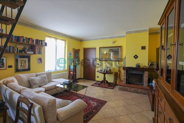 casa indipendente in vendita a Piacenza in zona Roncaglia / Fossadello