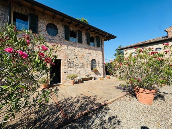 casa indipendente in vendita a Piacenza in zona La Verza