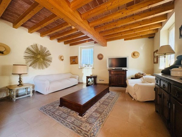casa indipendente in vendita a Piacenza in zona Pittolo