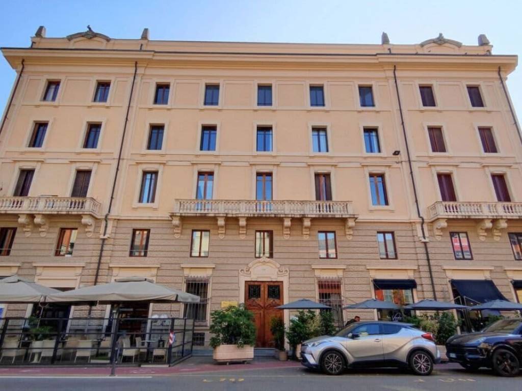 ufficio in vendita a Piacenza in zona Barriera Genova