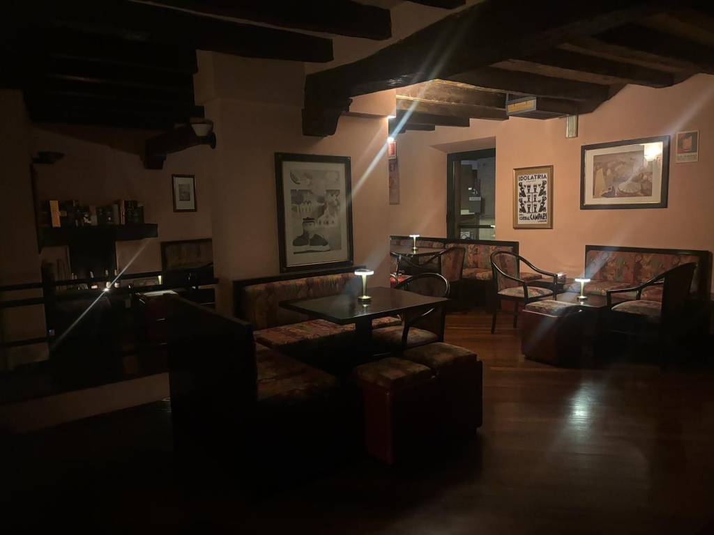 negozio in vendita a Piacenza in zona Barriera Genova