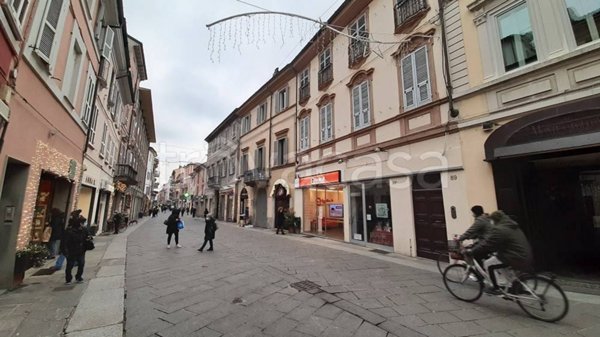 negozio in vendita a Piacenza in zona Barriera Genova