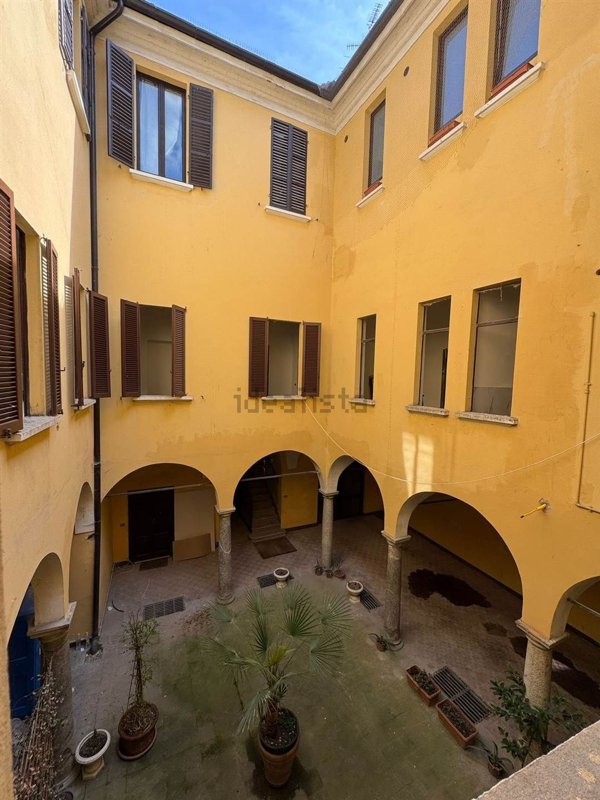 appartamento in vendita a Piacenza in zona Centro Storico
