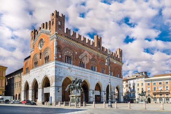 appartamento in vendita a Piacenza in zona Barriera Genova