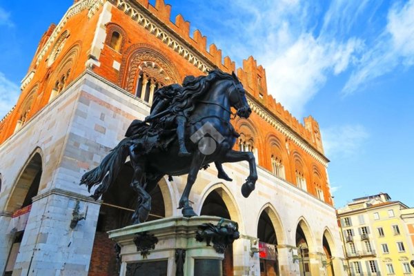 appartamento in vendita a Piacenza in zona Boselli