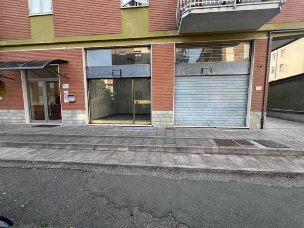 negozio in vendita a Piacenza in zona Barriera Genova