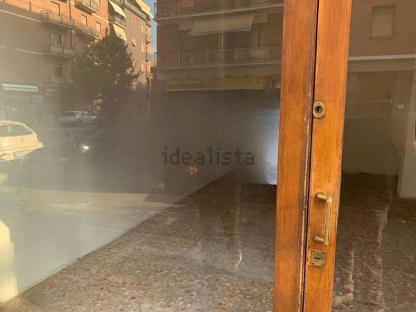 negozio in vendita a Piacenza
