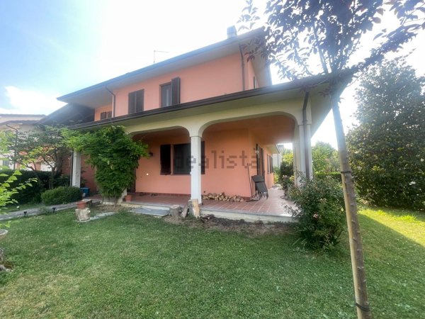 casa indipendente in vendita a Piacenza in zona Quarto