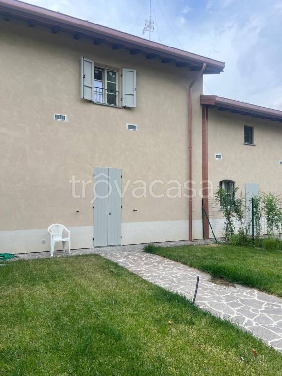 casa indipendente in vendita a Piacenza in zona Vallera
