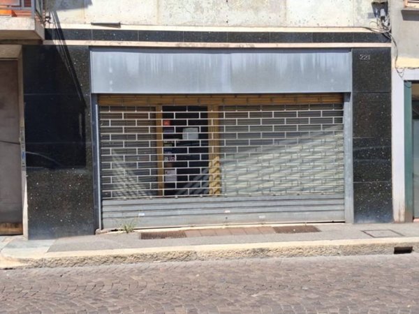 negozio in vendita a Piacenza in zona Barriera Torino