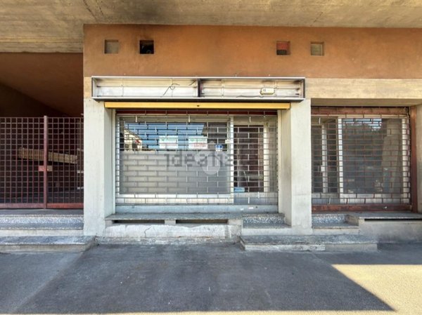 negozio in vendita a Piacenza in zona Boselli