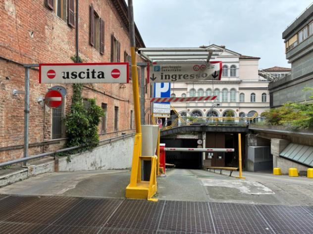 locale di sgombero in vendita a Piacenza in zona Centro Storico