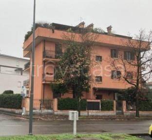 appartamento in vendita a Piacenza in zona Infrangibile