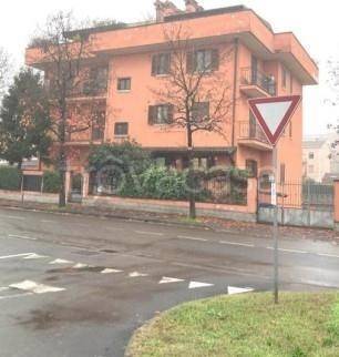 ufficio in vendita a Piacenza in zona Infrangibile