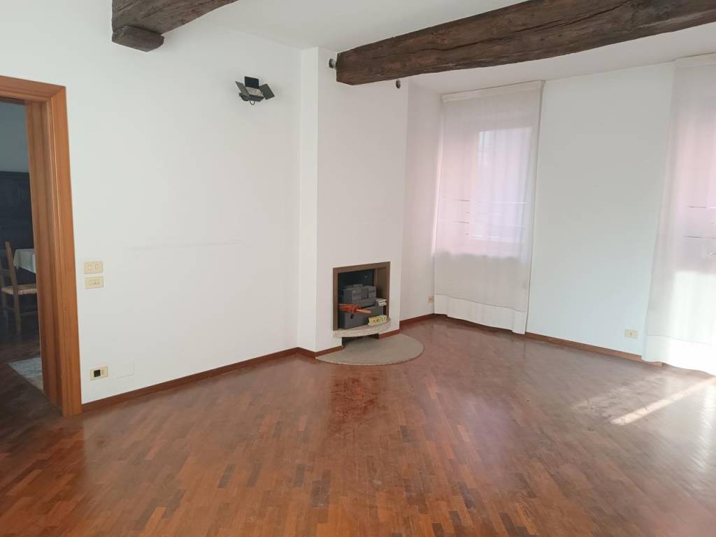 casa indipendente in vendita a Piacenza