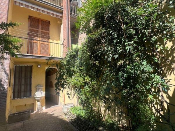 intera palazzina in vendita a Piacenza in zona Centro Storico