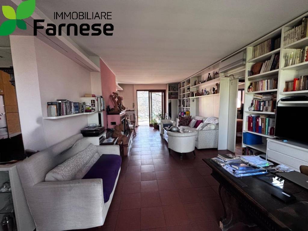 casa indipendente in vendita a Piacenza in zona Besurica
