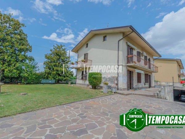 casa indipendente in vendita a Piacenza in zona La Verza