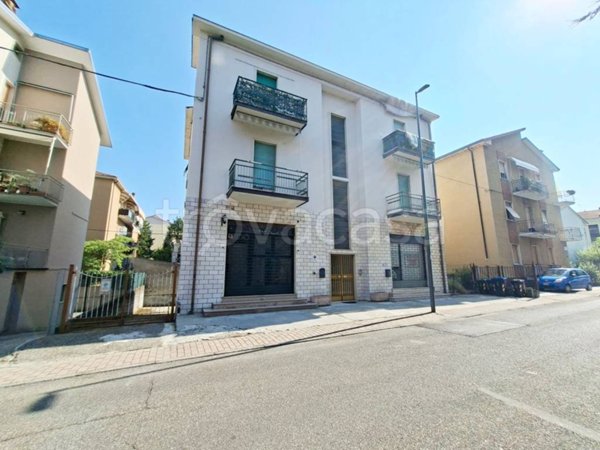 ufficio in vendita a Piacenza in zona Belvedere / Quartiere Duemila
