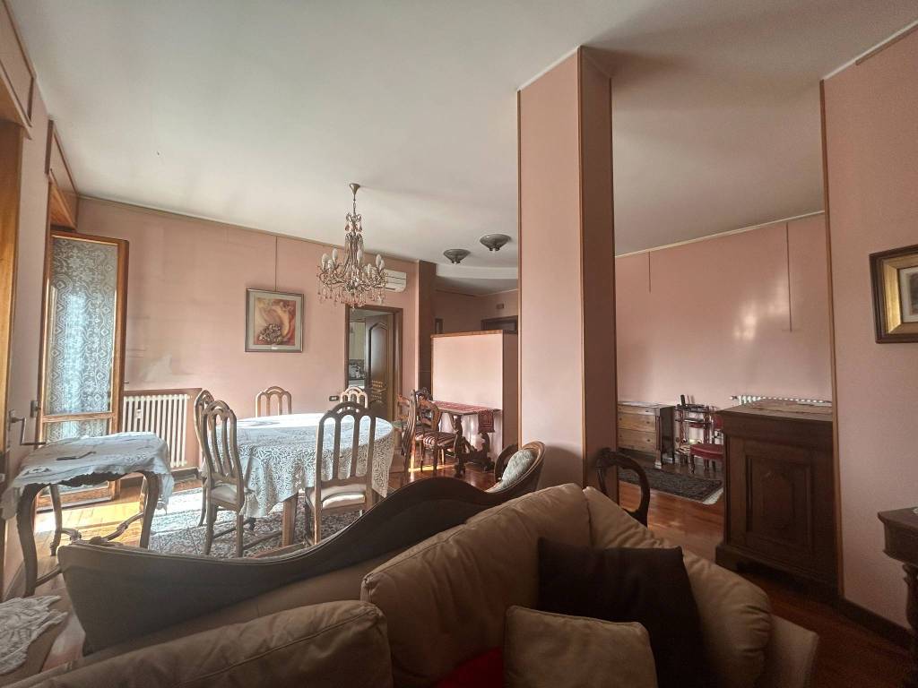 appartamento in vendita a Piacenza in zona Barriera Genova