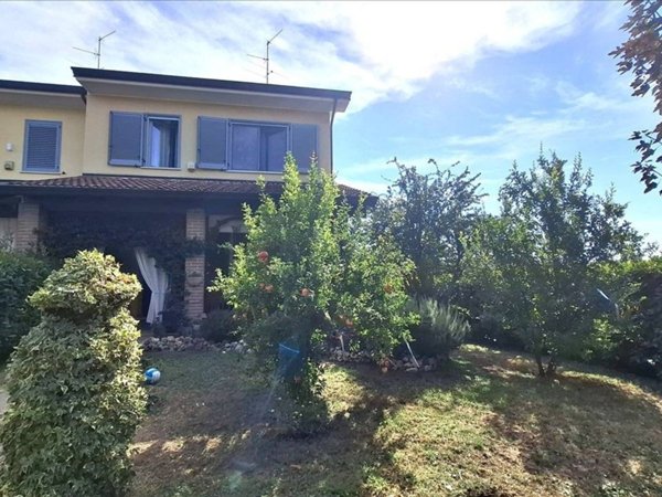 casa indipendente in vendita a Piacenza in zona Centro Storico