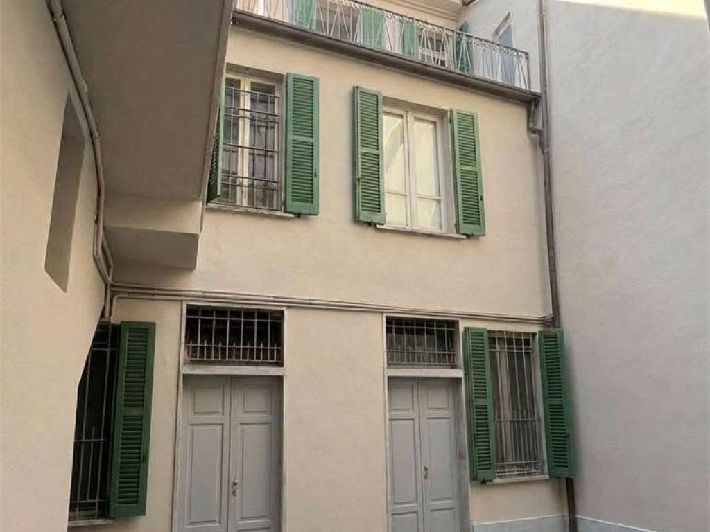 casa indipendente in vendita a Piacenza in zona Centro Storico