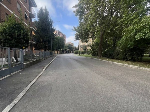 box auto in vendita a Piacenza in zona Centro Storico