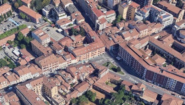 casa indipendente in vendita a Piacenza in zona Centro Storico