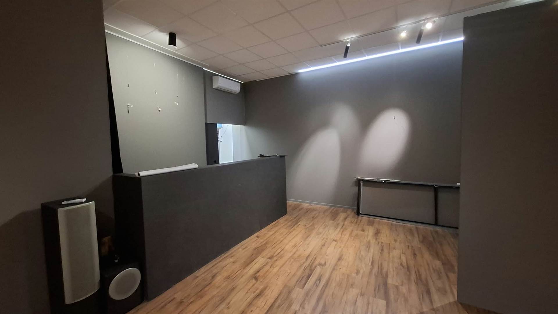 ufficio in vendita a Piacenza in zona Baia del Re