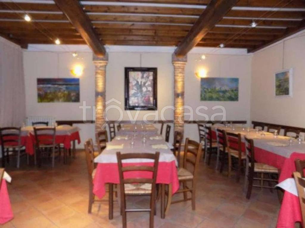 quadrivano in vendita a Pianello Val Tidone in zona Azzano