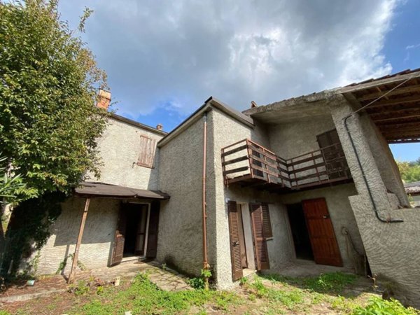 casa indipendente in vendita a Pianello Val Tidone