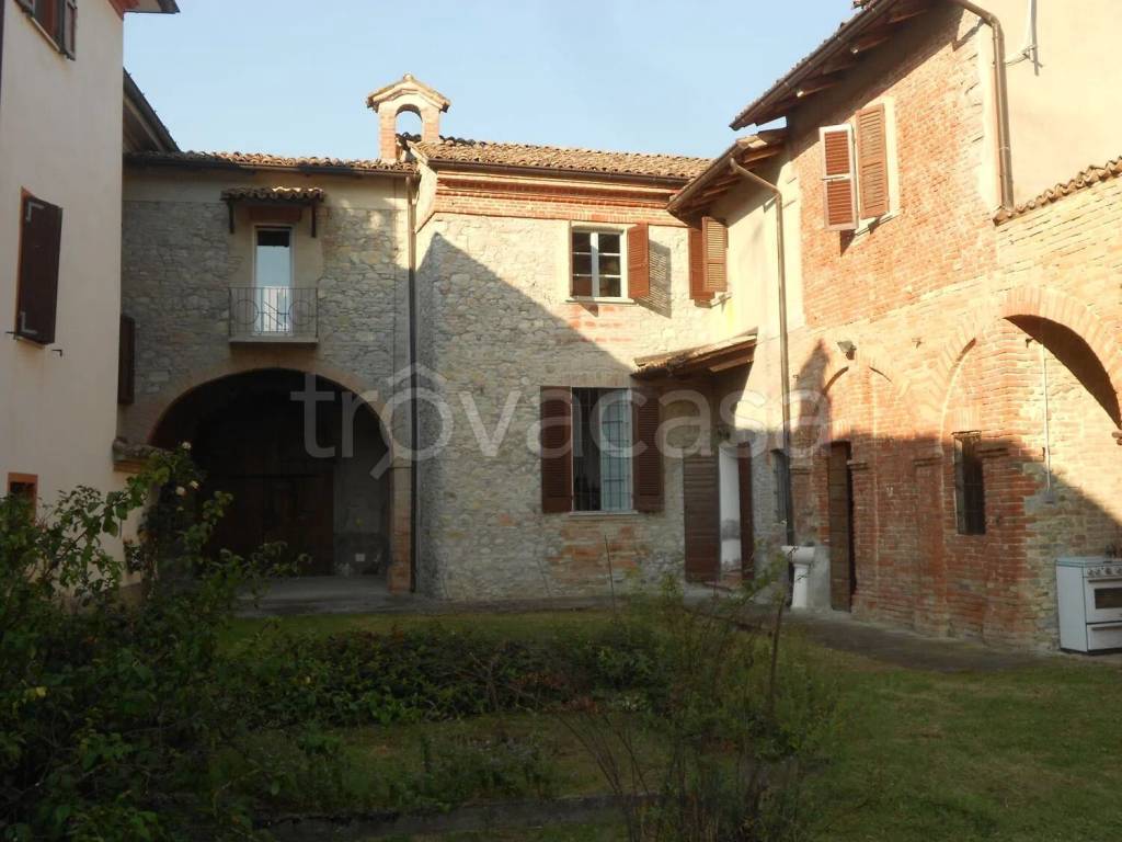 casa indipendente in vendita a Pianello Val Tidone