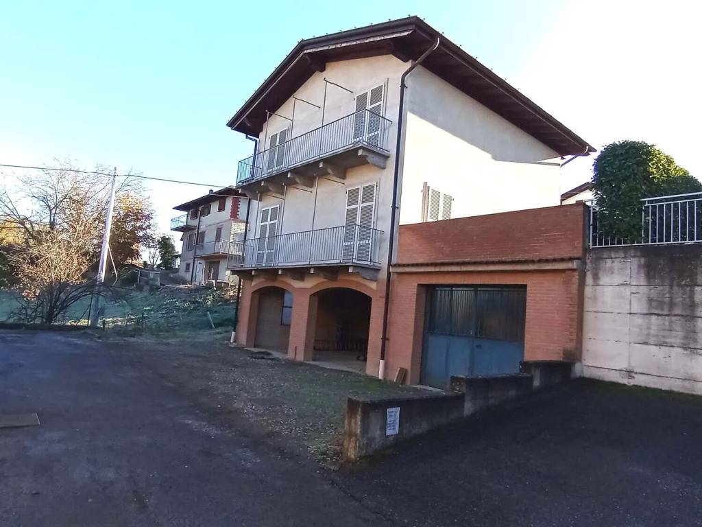casa indipendente in vendita a Pianello Val Tidone