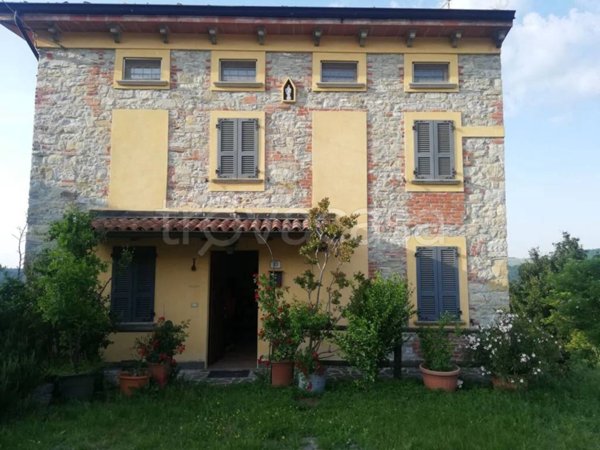 casa indipendente in vendita a Pianello Val Tidone