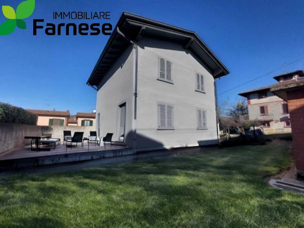 casa indipendente in vendita a Pianello Val Tidone