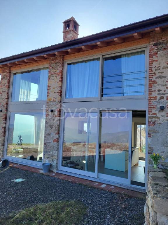 casa indipendente in vendita a Pianello Val Tidone