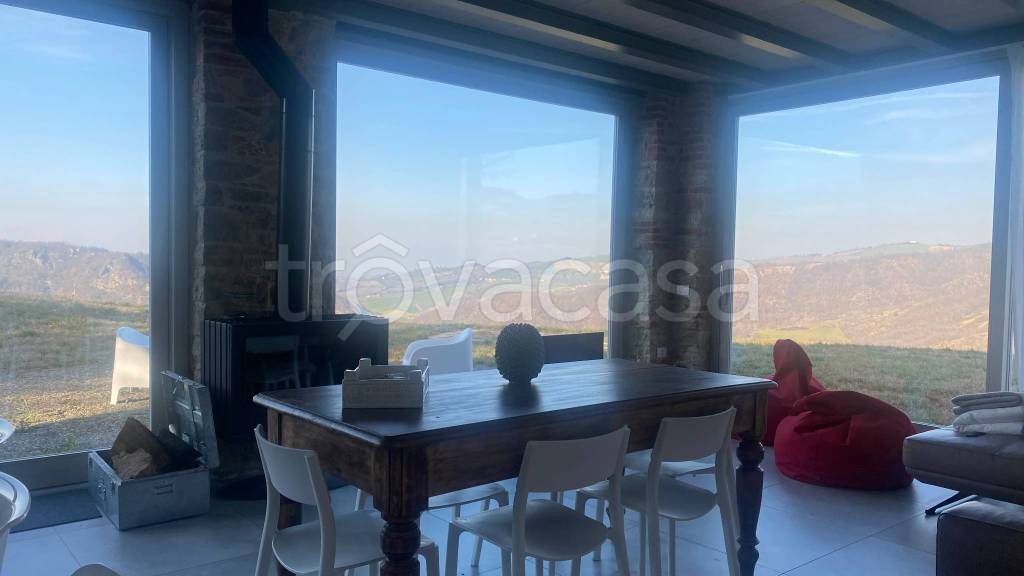 casa indipendente in vendita a Pianello Val Tidone