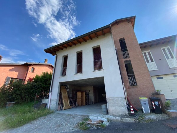 casa indipendente in vendita a Pianello Val Tidone