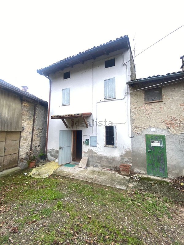 casa indipendente in vendita a Pianello Val Tidone
