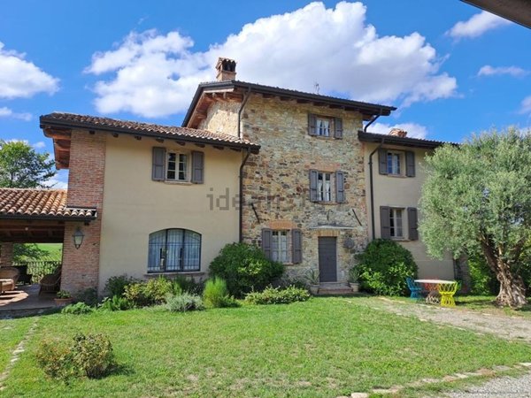 casa indipendente in vendita a Pianello Val Tidone