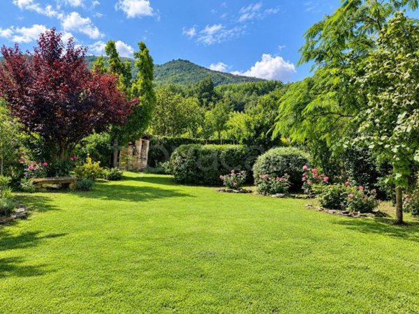 casa indipendente in vendita a Pianello Val Tidone in zona Arcello