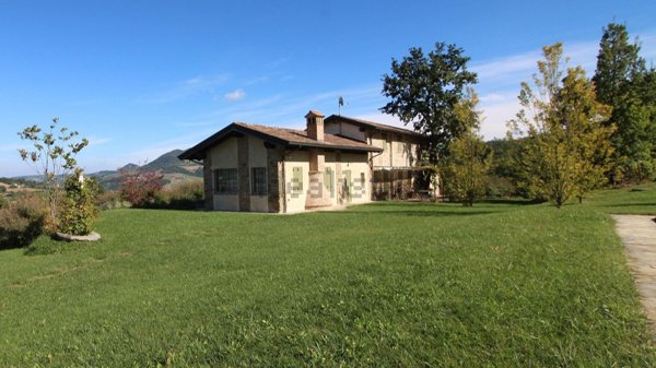 casa indipendente in vendita a Pianello Val Tidone