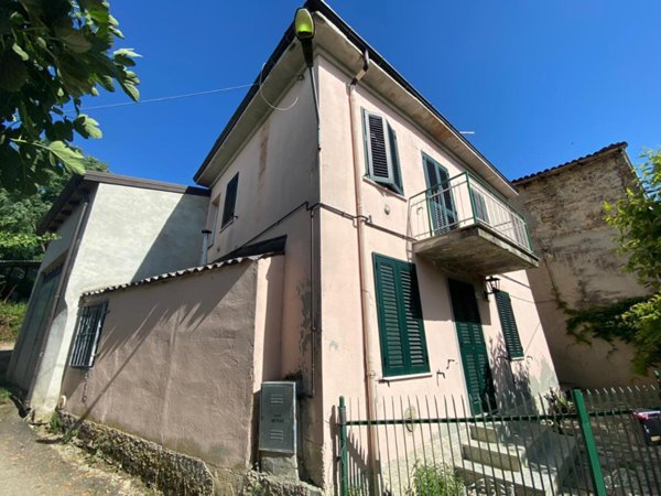 casa indipendente in vendita a Pianello Val Tidone