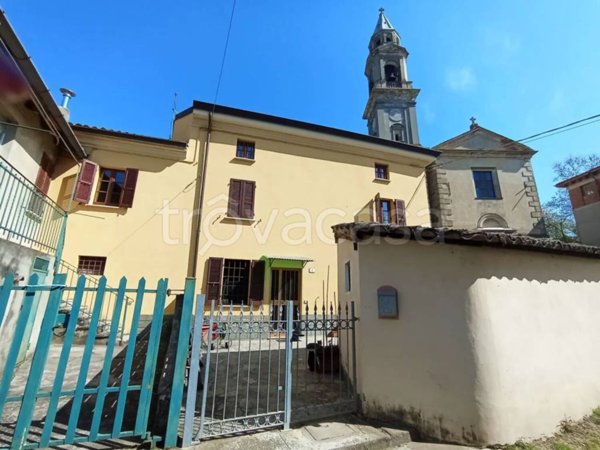 casa indipendente in vendita a Pianello Val Tidone