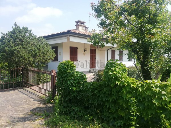 casa indipendente in vendita a Pianello Val Tidone