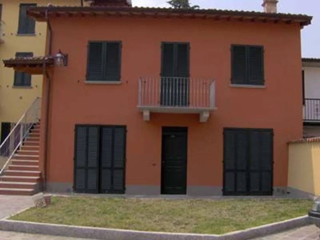 casa indipendente in vendita a Pianello Val Tidone