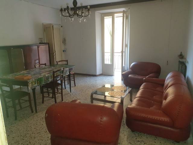 intera palazzina in vendita a Pianello Val Tidone