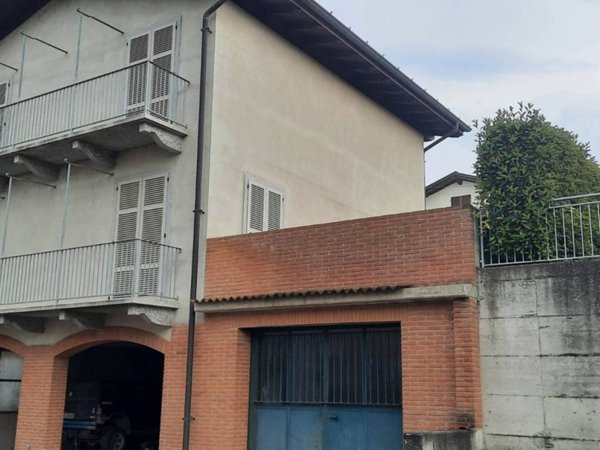 casa indipendente in vendita a Pianello Val Tidone